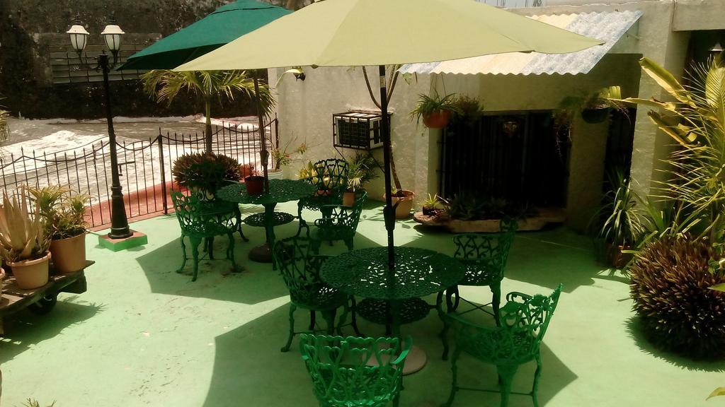 Hotel Y Hostal Casa Risueno Campeche Room photo